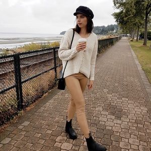 Aritzia Pants - Wilfred Free Daria Pant Aritzia Pants - Wilfred Free Daria Pant